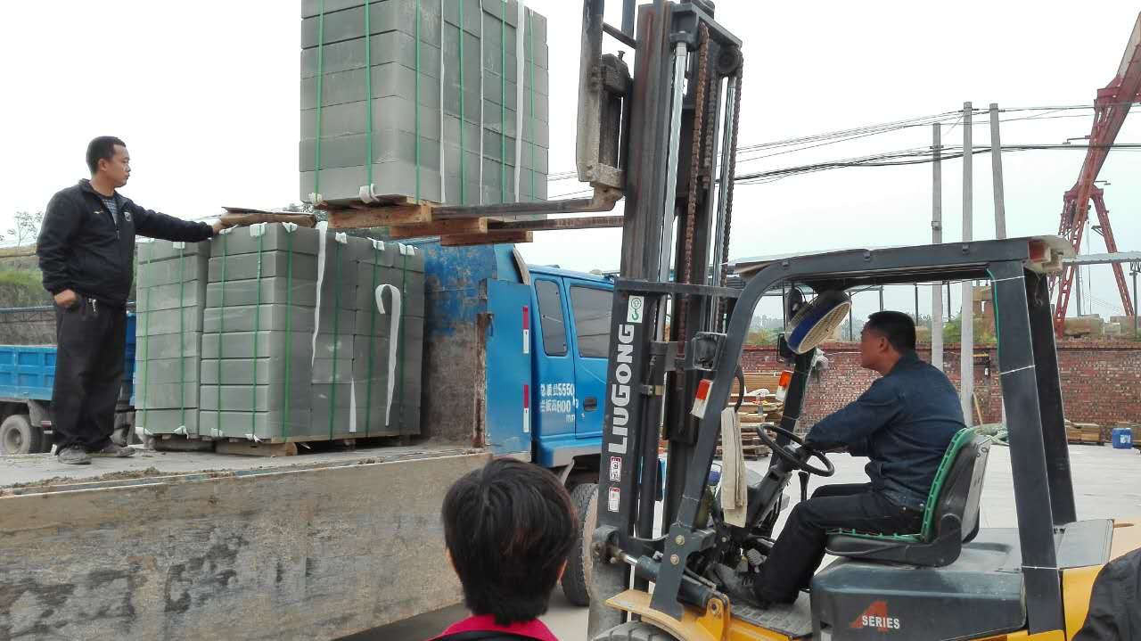 園綠砂巖路沿石、梯步